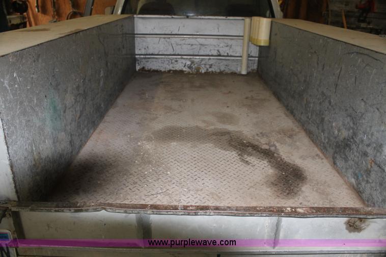 image for item AJ9381 1992 Chevrolet 2500 utility truck