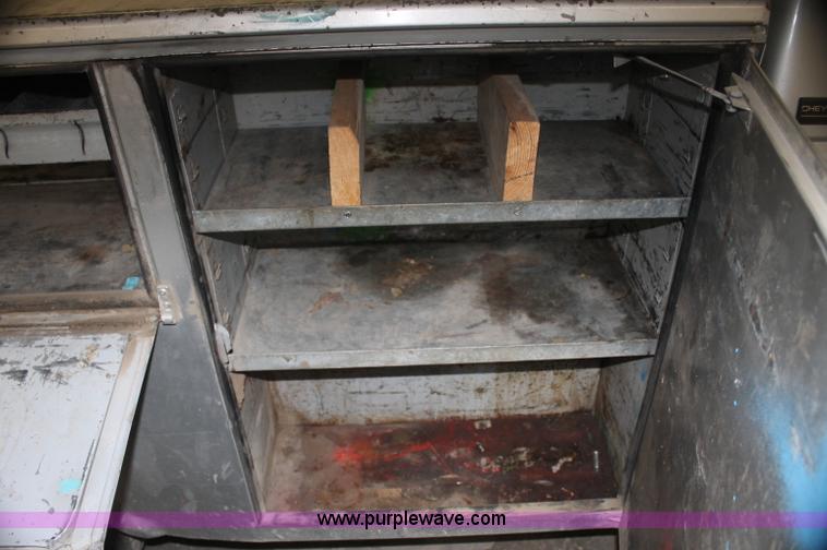 image for item AJ9381 1992 Chevrolet 2500 utility truck