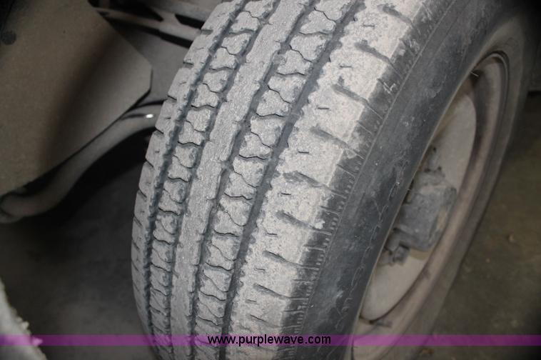 image for item AJ9381 1992 Chevrolet 2500 utility truck