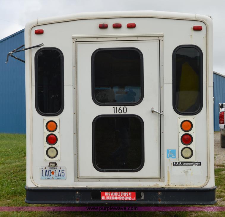 image for item AW9229 2003 Ford E350 Goshen van