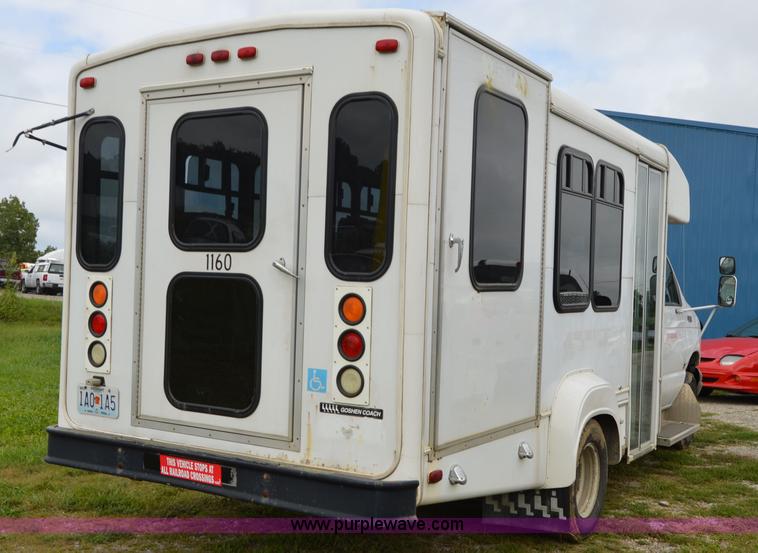 image for item AW9229 2003 Ford E350 Goshen van