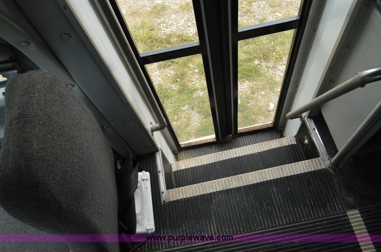 image for item AW9229 2003 Ford E350 Goshen van