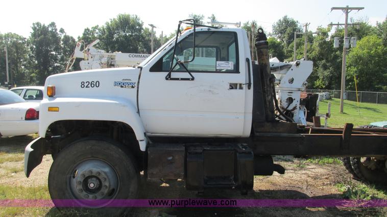 image for item B5937 1992 Chevrolet Kodiak truck cab and chassis