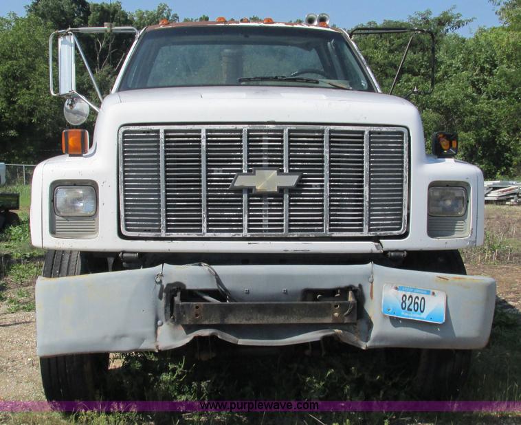 image for item B5937 1992 Chevrolet Kodiak truck cab and chassis