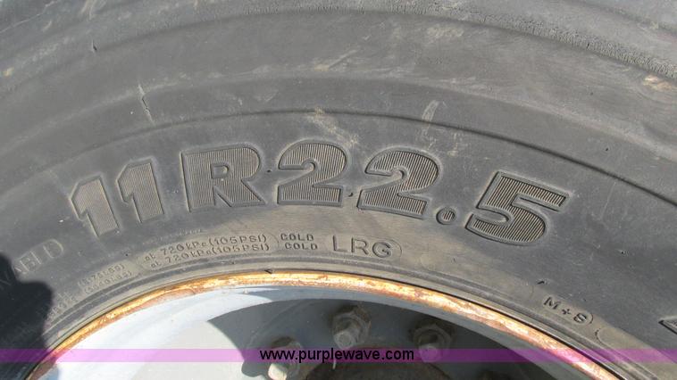 image for item B5937 1992 Chevrolet Kodiak truck cab and chassis