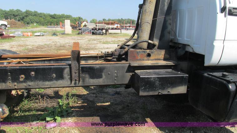 image for item B5937 1992 Chevrolet Kodiak truck cab and chassis