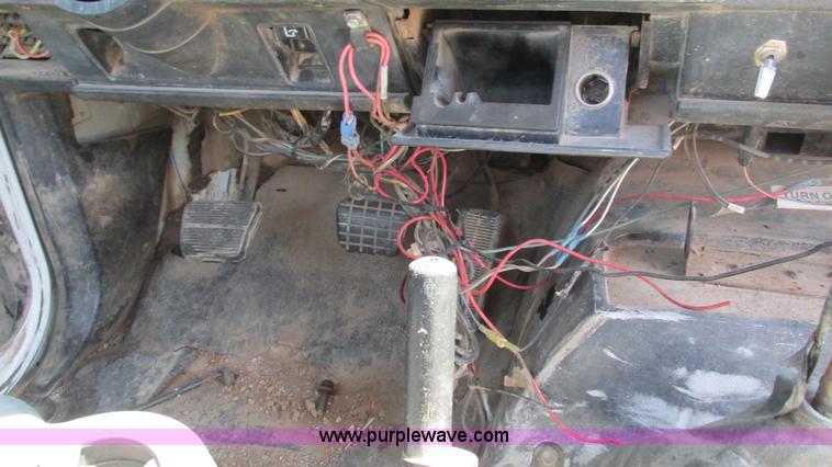 image for item B5937 1992 Chevrolet Kodiak truck cab and chassis
