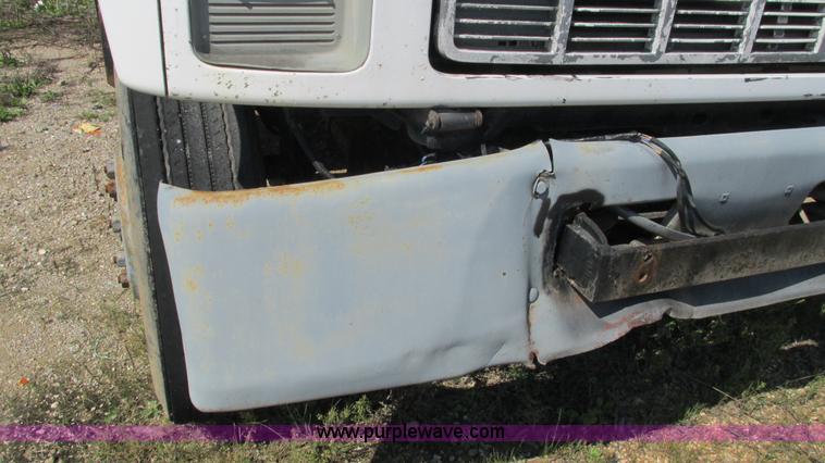 image for item B5937 1992 Chevrolet Kodiak truck cab and chassis