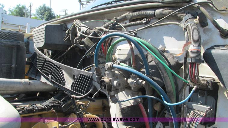 image for item B5937 1992 Chevrolet Kodiak truck cab and chassis