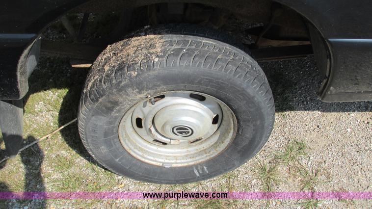 image for item B5938 1996 Ford Ranger XL pickup truck