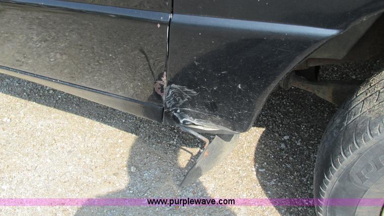 image for item B5938 1996 Ford Ranger XL pickup truck