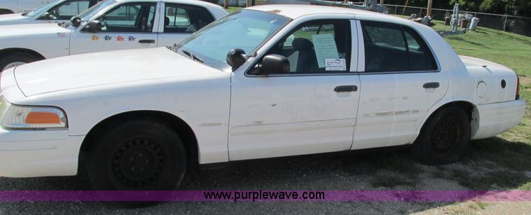 image for item B5939 2002 Ford Crown Victoria Police Interceptor