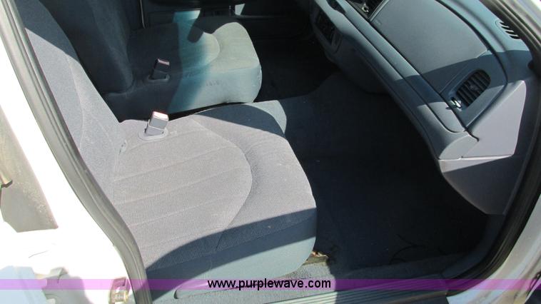 image for item B5939 2002 Ford Crown Victoria Police Interceptor