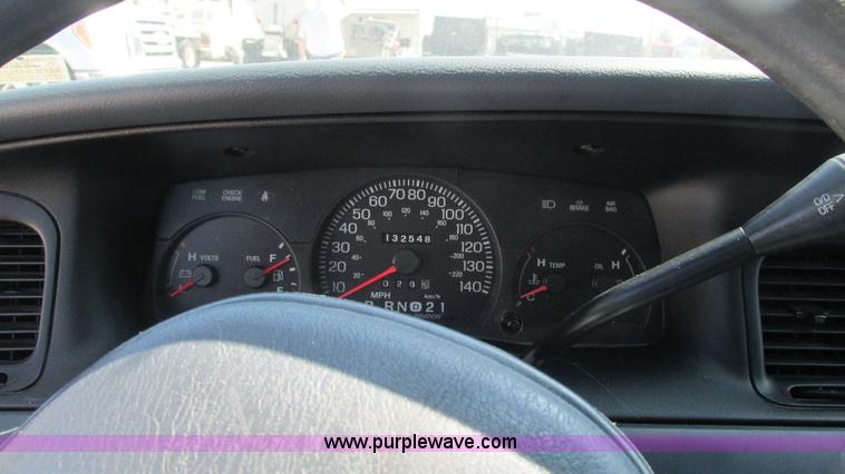 image for item B5939 2002 Ford Crown Victoria Police Interceptor