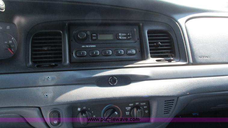 image for item B5939 2002 Ford Crown Victoria Police Interceptor
