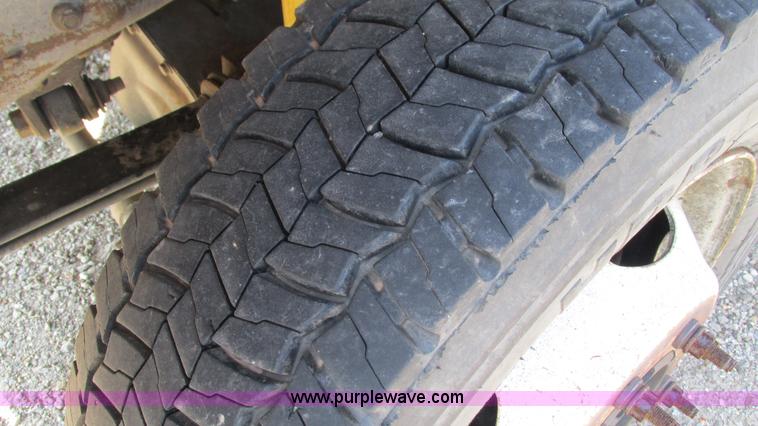 image for item B5940 2003 Ford F550 Super Duty bucket truck