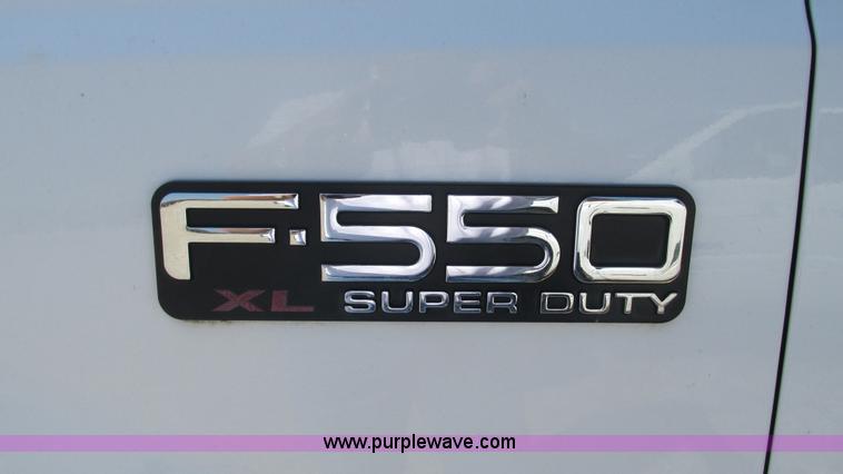 image for item B5940 2003 Ford F550 Super Duty bucket truck