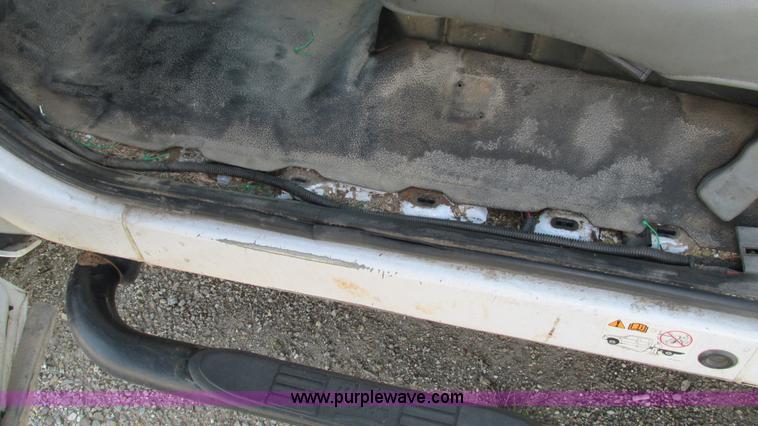 image for item B5940 2003 Ford F550 Super Duty bucket truck