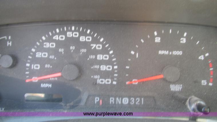 image for item B5940 2003 Ford F550 Super Duty bucket truck