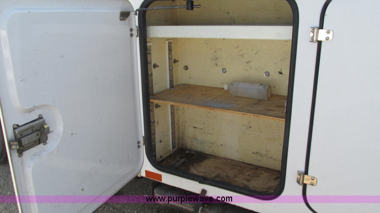 image for item B5940 2003 Ford F550 Super Duty bucket truck