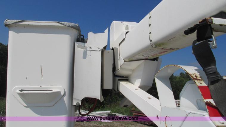 image for item B5940 2003 Ford F550 Super Duty bucket truck