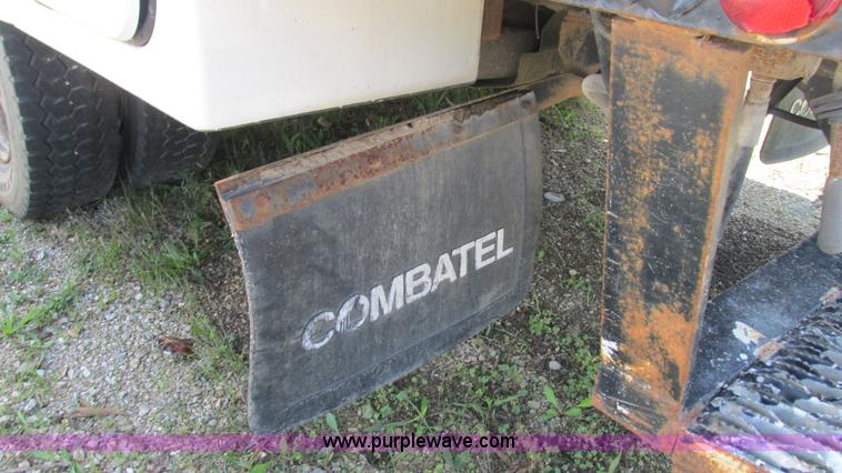 image for item B5940 2003 Ford F550 Super Duty bucket truck