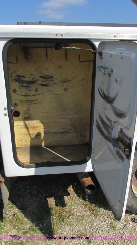 image for item B5940 2003 Ford F550 Super Duty bucket truck