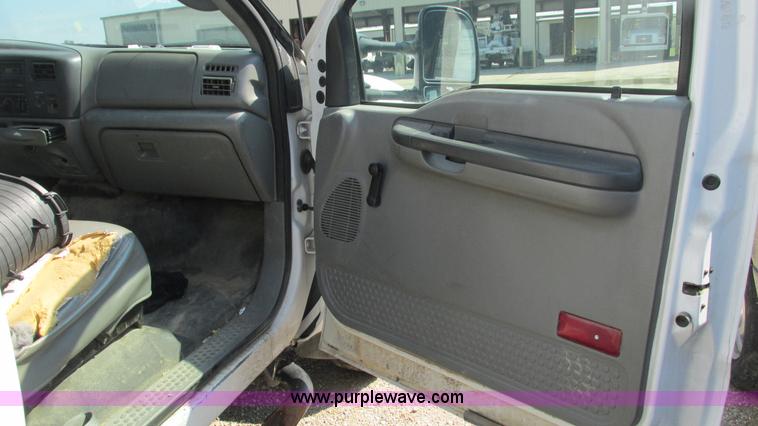 image for item B5940 2003 Ford F550 Super Duty bucket truck