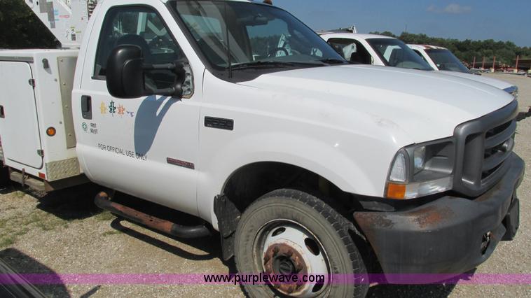 image for item B5940 2003 Ford F550 Super Duty bucket truck