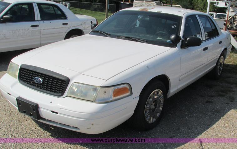 image for item B5941 2003 Ford Crown Victoria Police Interceptor