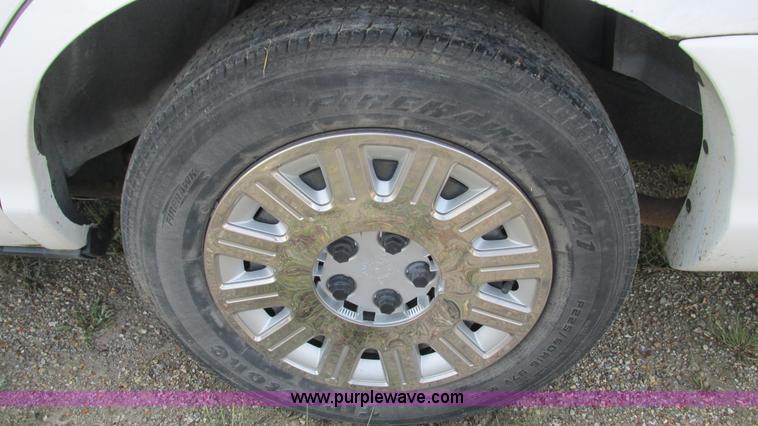 image for item B5941 2003 Ford Crown Victoria Police Interceptor