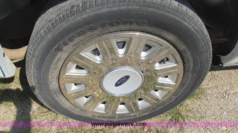 image for item B5941 2003 Ford Crown Victoria Police Interceptor