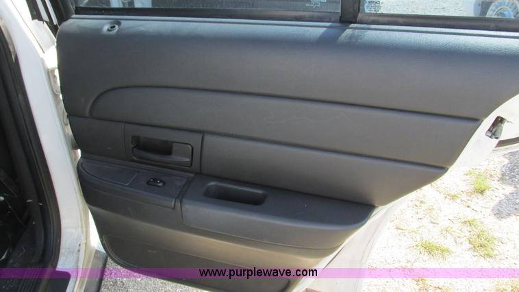 image for item B5941 2003 Ford Crown Victoria Police Interceptor