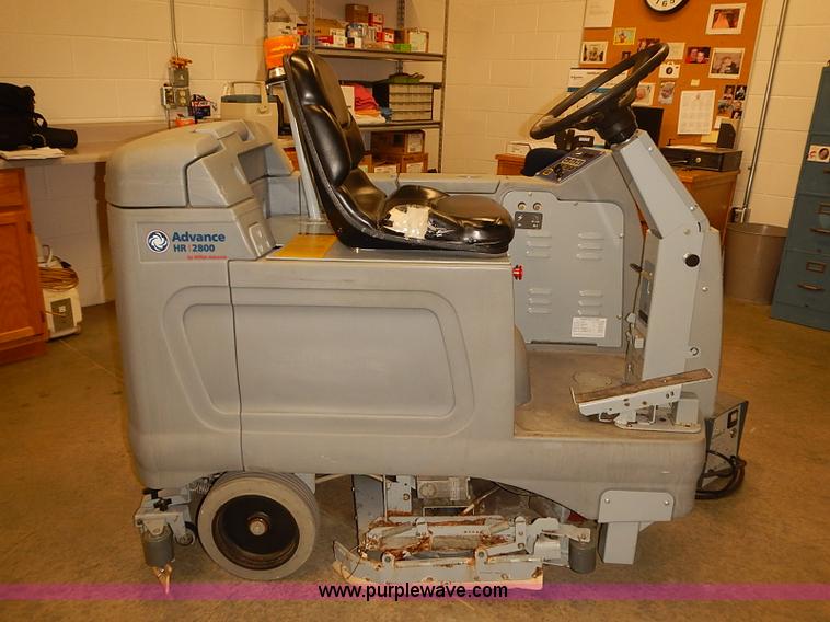 image for item BD9778 2003 Advance Hydro-Retriever HR2800 riding floor scrubber