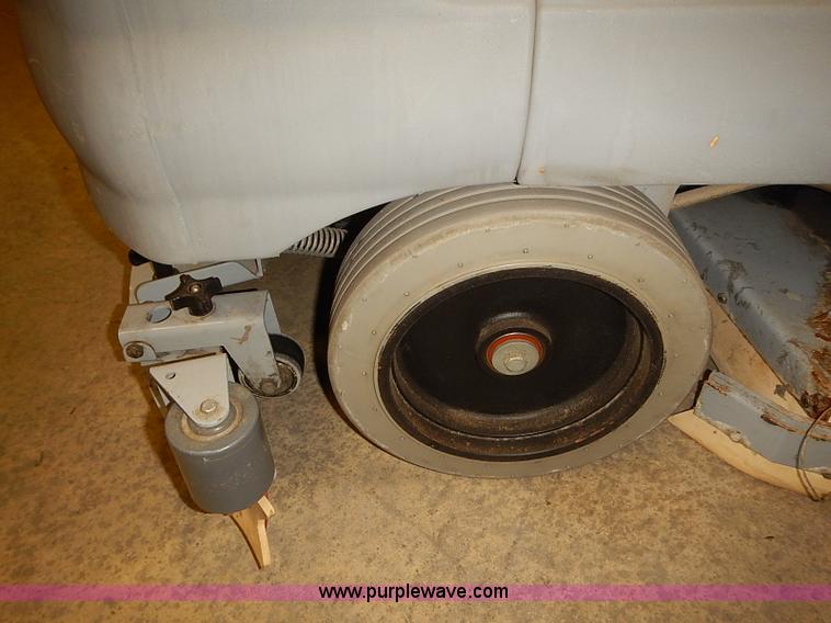 image for item BD9778 2003 Advance Hydro-Retriever HR2800 riding floor scrubber