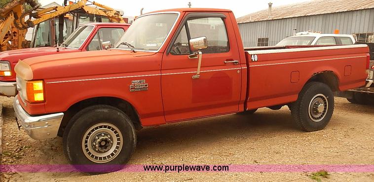image for item BD9781 1991 Ford F250 Custom pickup truck