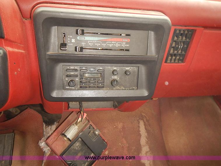 image for item BD9781 1991 Ford F250 Custom pickup truck