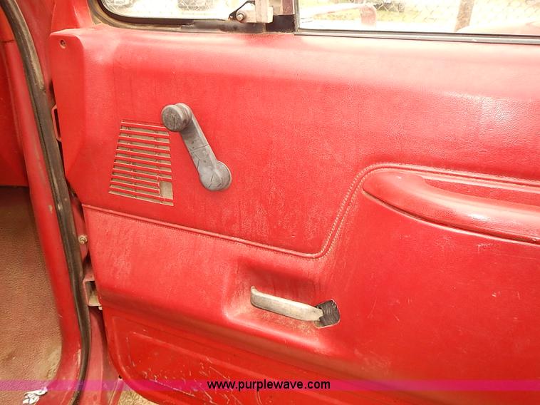 image for item BD9781 1991 Ford F250 Custom pickup truck