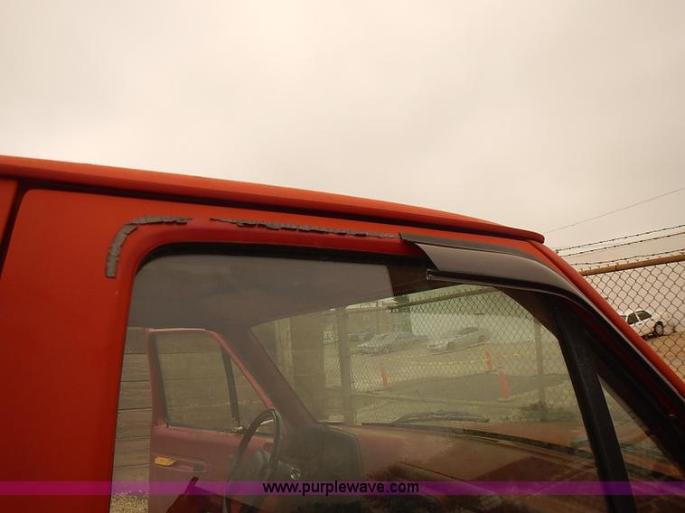 image for item BD9781 1991 Ford F250 Custom pickup truck