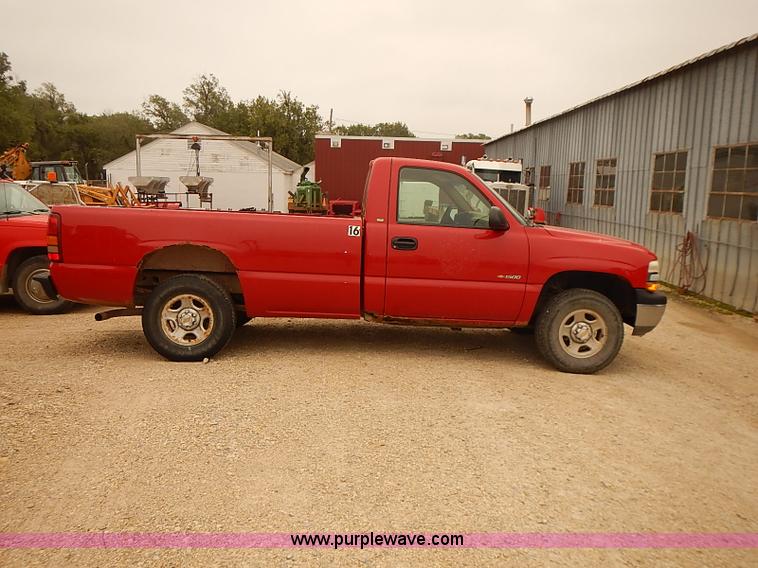 image for item BD9782 1999 Chevrolet Silverado 1500 pickup truck