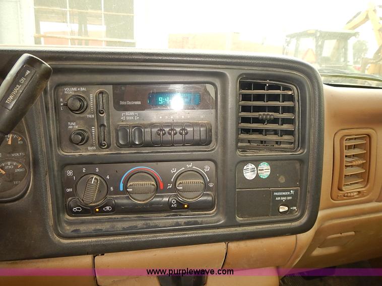 image for item BD9782 1999 Chevrolet Silverado 1500 pickup truck