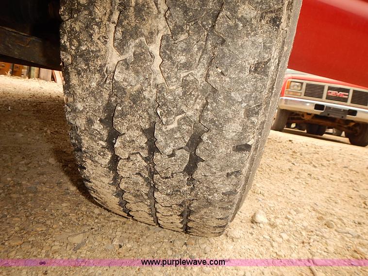 image for item BD9782 1999 Chevrolet Silverado 1500 pickup truck