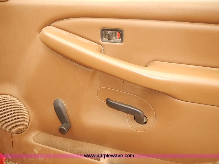 image for item BD9782 1999 Chevrolet Silverado 1500 pickup truck