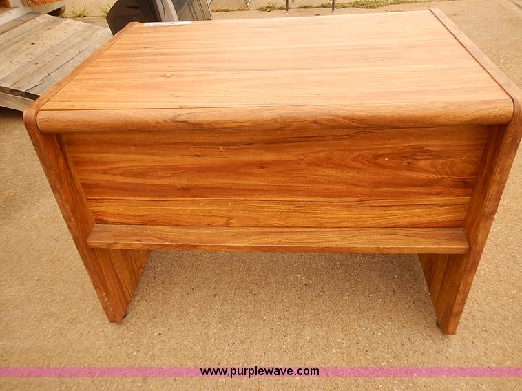 image for item BD9931 Assorted office furniture