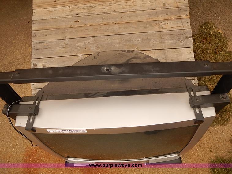 image for item BD9932 (4) Toshiba televisions