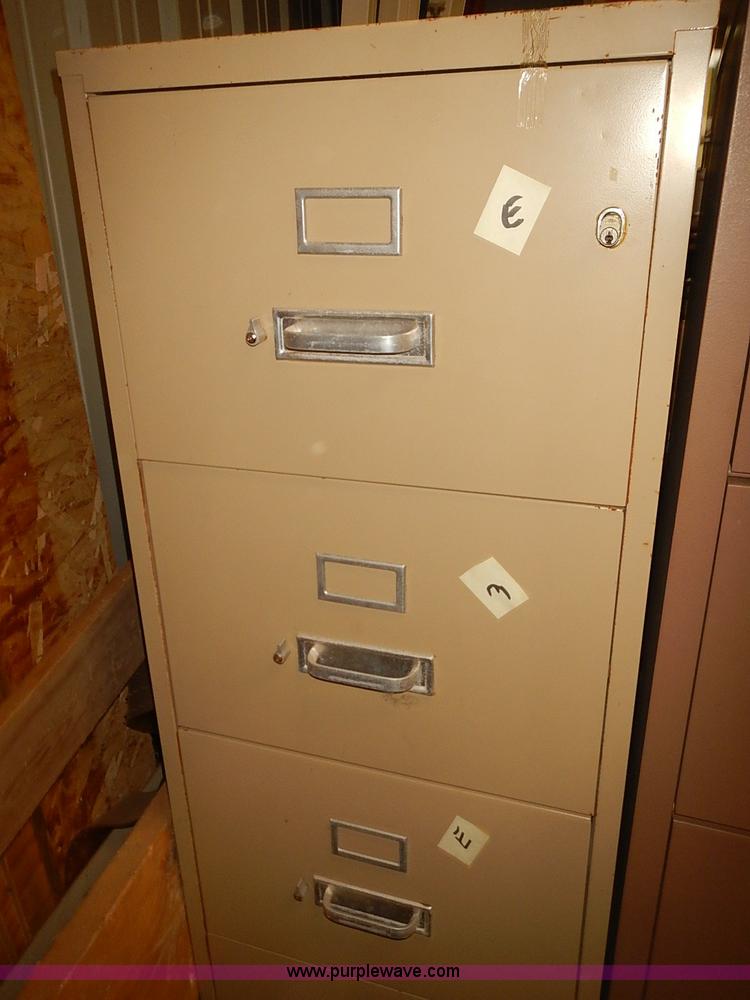 image for item BD9933 (5) metal file cabinets