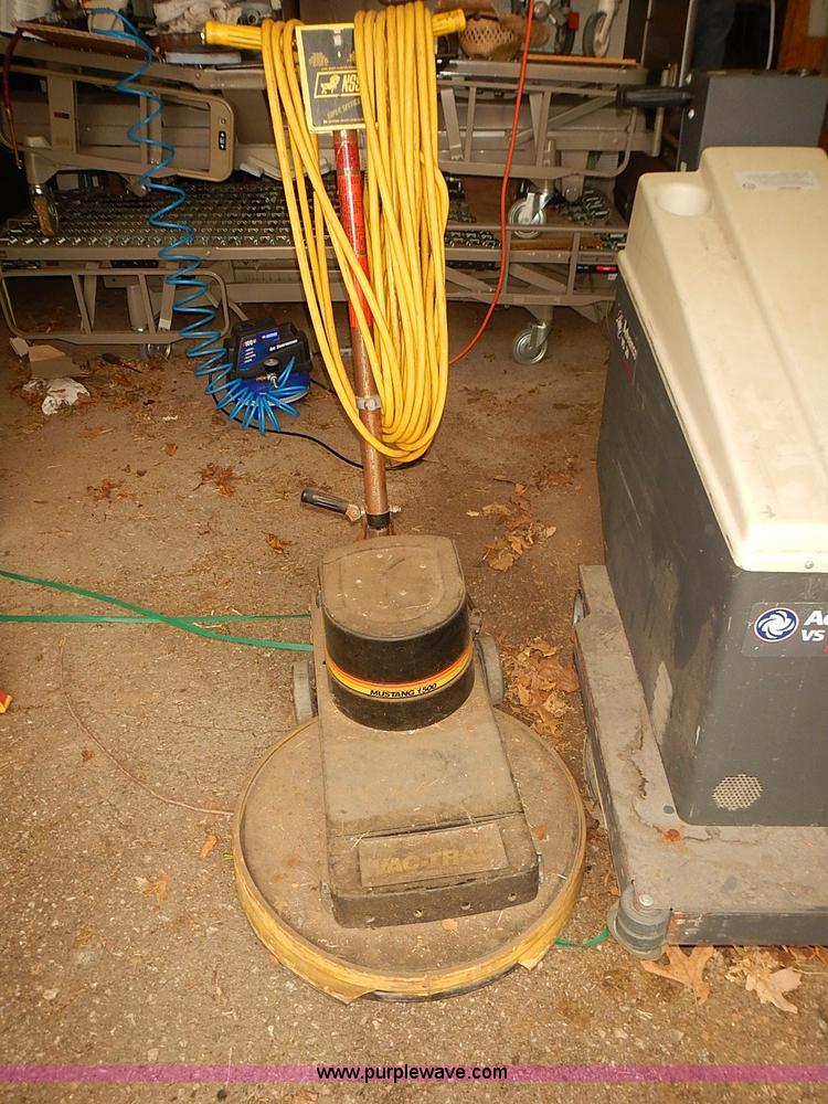 image for item BD9938 Assorted floor cleaning equipment