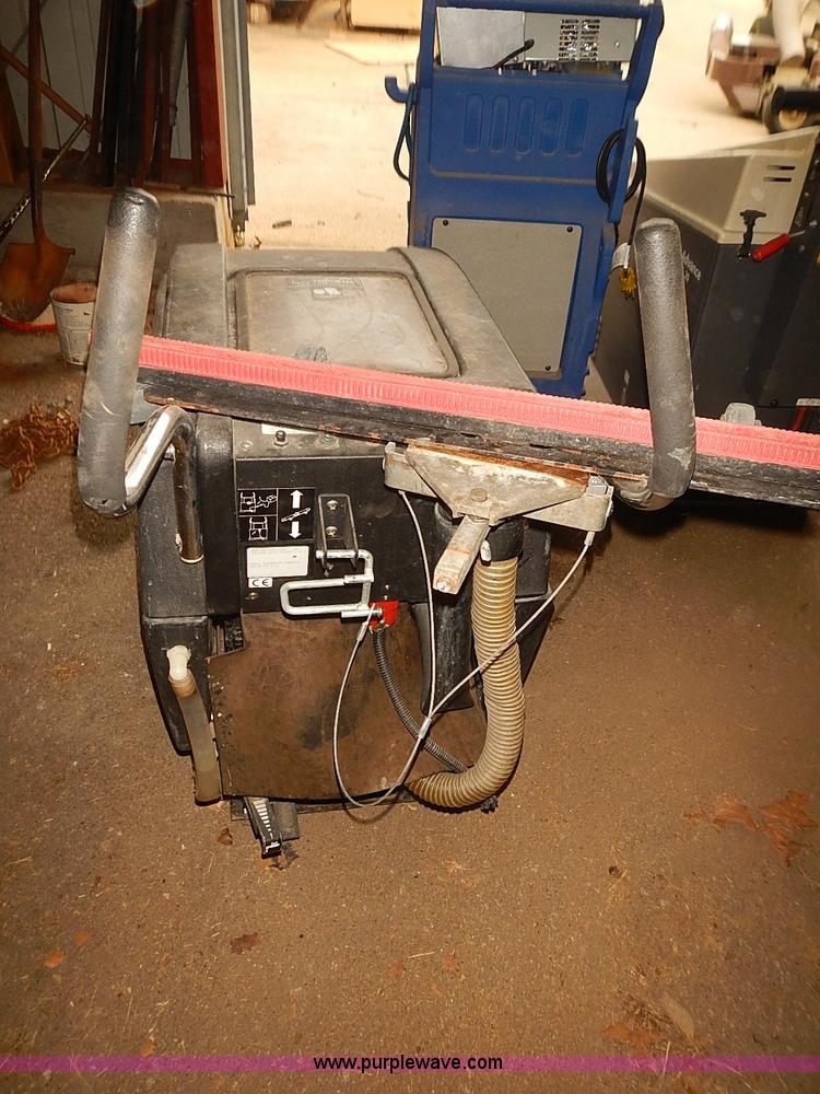 image for item BD9938 Assorted floor cleaning equipment