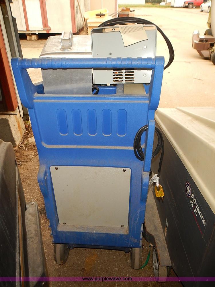 image for item BD9938 Assorted floor cleaning equipment