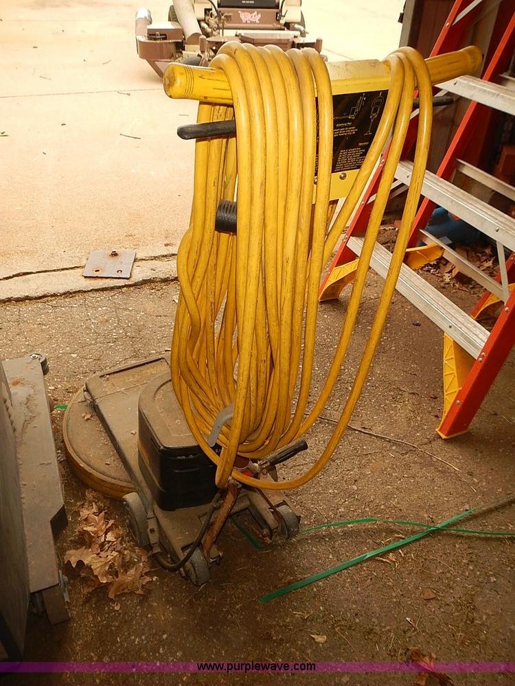 image for item BD9938 Assorted floor cleaning equipment